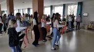 Schülerinnen überraschten am Faschingmontag...